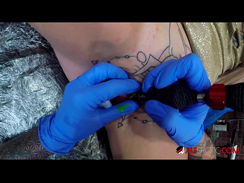 ❤️ Sully Savage ea nang le li-tattoo tse chesang haholo o ile a fumana tattoo clitoris ea hae litšoantšong tsa bootsoa st.analizatorkrovi.ru